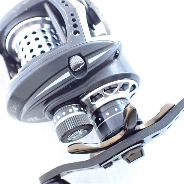 レボＬＴＺ ＡＥレーシング右